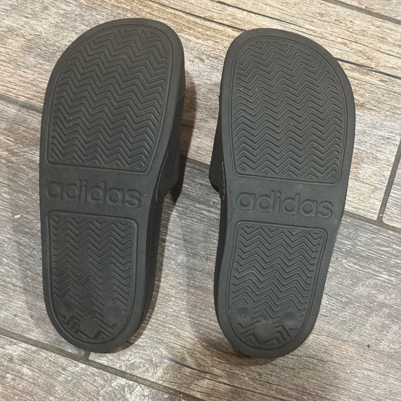 Adidas Slides -LIKE NEW​ - Picture 4 of 6